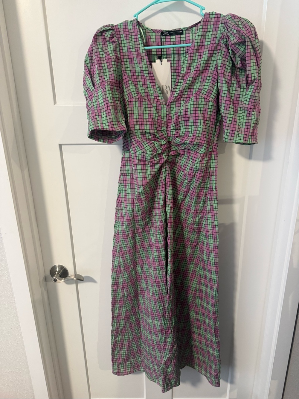 Zara dress Womenโs Twisted Front Puff Sleeve Midi Dress in Purple & Green NWT XS
